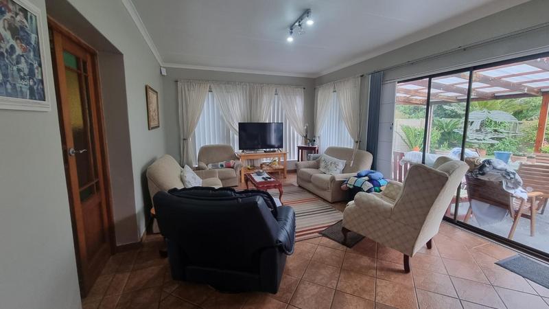 3 Bedroom Property for Sale in Outeniqua Strand Western Cape